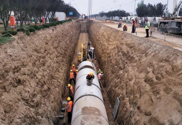 手拉倒鏈在管道安裝中起到吊管找正對(duì)圓作用